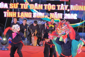 Các đội múa sư tử tham gia trình diễn tại Hội thi múa sư tử dân tộc Tày, Nùng của tỉnh Lạng Sơn năm 2022.