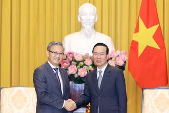 Chủ tịch nước Võ Văn Thưởng tiếp Trưởng Ban Đối ngoại Trung ương Đảng Nhân dân Cách mạng Lào. (Ảnh: TTXVN)