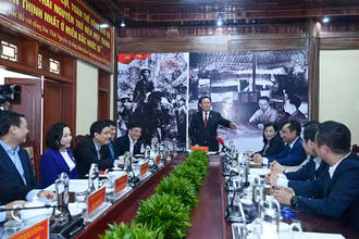 Chủ tịch Quốc hội Vương Đình Huệ phát biểu tại buổi làm việc với tỉnh Thái Nguyên và huyện Định Hóa. (Ảnh: DUY LINH)