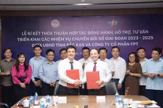 Quang cảnh lễ ký kết.