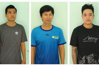 3 bị can Lê Huy An, Phạm Ngọc Hiệp và Trần Thanh Tùng (từ bên trái qua). 