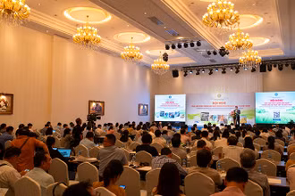 Toàn cảnh Hội nghị thúc đẩy phát triển sản xuất thuốc bảo vệ thực vật tại Việt Nam.