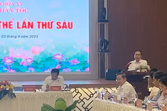 Phó Chủ tịch Thường trực Quốc hội Trần Thanh Mẫn phát biểu ý kiến tại phiên họp.