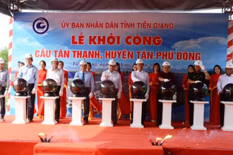 Nghi lễ khởi công cầu Tân Thạnh, huyện Tân Phú Đông (Tiền Giang).