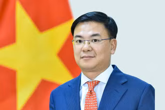 Thứ trưởng Ngoại giao, Chủ nhiệm Ủy ban Nhà nước về Người Việt Nam ở nước ngoài Phạm Quang Hiệu.