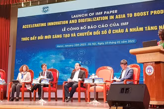 Quang cảnh lễ công bố.