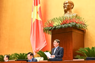 Phó Chủ tịch Quốc hội Nguyễn Đức Hải điều hành nội dung phiên họp.