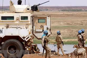 Binh sĩ thuộc Phái bộ gìn giữ hòa bình ở Mali (MINUSMA) tuần tra tại Gao, Mali. (Ảnh: AFP/TTXVN)