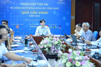 Hội đồng xét chọn Giải thưởng khoa học công nghệ “Quả cầu vàng” năm 2022 họp phiên thứ 2 để tìm ra 10 gương mặt xuất sắc nhất. 