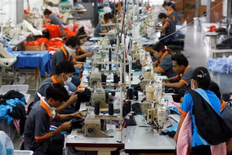 Các doanh nghiệp khôi phục hoạt động giúp cải thiện tình trạng việc làm ở Thái Lan. (Ảnh: Reuters)