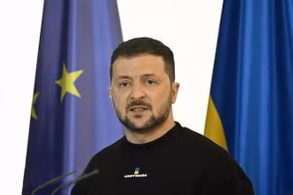Tổng thống Ukraine Volodymyr Zelensky trong cuộc họp báo ở Berlin, Đức ngày 14/5/2023. (Ảnh: AFP/TTXVN)