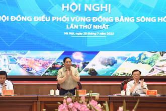 Thủ tướng Phạm Minh Chính, Chủ tịch Hội đồng điều phối vùng đồng bằng sông Hồng, chủ trì Hội nghị lần thứ nhất của Hội đồng.