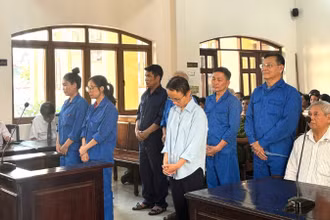 Các bị cáo tại phiên tòa.