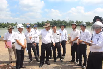 Bí thư Thành ủy Biên Hòa Hồ Văn Nam đề nghị tháo gỡ khó khăn về giải phóng mặt bằng, đẩy nhanh tiến độ thi công. 