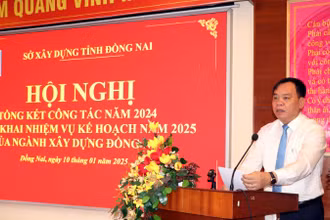 Chủ tịch Ủy ban nhân dân tỉnh Đồng Nai Võ Tấn Đức đề nghị tập trung tháo gỡ dứt điểm vướng mắc các dự án bất động sản. 