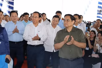 Thủ tướng Phạm Minh Chính cùng đồng chí Nguyễn Văn Nên đến dự lễ khởi công nhà ga hành khách sân bay Long Thành.
