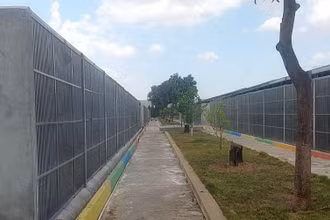 Trại nuôi khỉ xuất khẩu phục vụ nghiên cứu y sinh học của Công ty Liên doanh nuôi và phát triển khỉ Việt Nam.