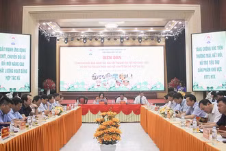 Diễn đàn nâng cao hiệu quả công tác xúc tiến thương mại, kết nối cung-cầu, hỗ trợ tiêu thụ sản phẩm khu vực kinh tế tập thể, hợp tác xã. Ảnh: PT 