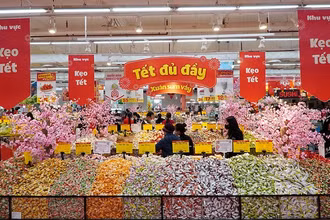 Các siêu thị ở Nghệ An tràn ngập hàng hóa phục vụ Tết Giáp Thìn 2024.