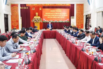 Toàn cảnh buổi làm việc.