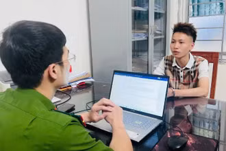 Đối tượng Đặng Duy Hưng tại cơ quan điều tra.