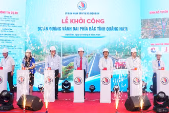 Đại biểu ấn nút khởi công dự án Đường vành đai phía bắc tỉnh Quảng Nam