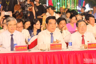 Quang cảnh Lễ kỷ niệm 120 năm ngày sinh Bà mẹ Việt Nam Anh hùng Nguyễn Thị Thứ 