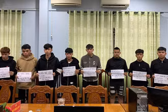 8 đối tượng bị bắt tạm giam.