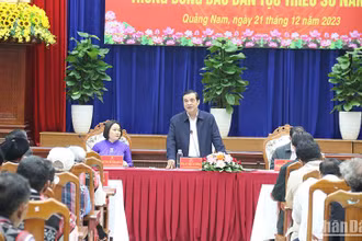 Bí thư Tỉnh ủy Phan Việt Cường đối thoại, trả lời ý kiến của người có uy tín trong đồng bào dân tộc thiểu số.