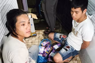 Hai đối tượng cùng tang vật