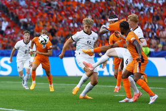 Công nghệ cho thấy siêu phẩm của Depay là hoàn toàn hợp lệ. (Ảnh: Getty)