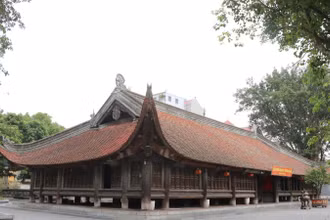 Kiến trúc nhà sàn độc đáo với các mái đao cong vút, đình Đình Bảng là một trong những ngôi đền đẹp nhất xứ Kinh Bắc. 