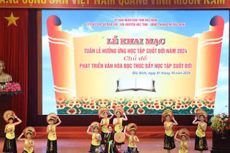 Tiết mục văn nghệ chào mừng Tuần lễ hưởng ứng Học tập suốt đời năm 2024 tại Bắc Ninh.