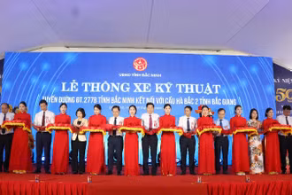 Lãnh đạo hai tỉnh Bắc Ninh, Bắc Giang cắt băng thông xe kỹ thuật tuyến đường ĐT 277B.