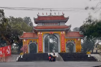 Tại khu vực đồi Lim, trung tâm của lễ hội, công tác chuẩn bị đang được khẩn trương triển khai.