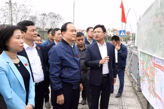 Hội đồng nhân dân thành phố khảo sát thực địa Dự án đường Vành đai 4-Vùng Thủ đô.