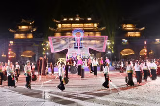 Thông qua nhiều loại hình văn hóa, nghệ thuật sáng tạo, đổi mới, được tổ chức theo hướng mở, lễ hội đường phố Ninh Bình năm nay đã đem đến cho nhân dân và du khách cách tiếp cận mới, chân thực hơn.