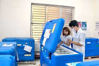 Tình trạng thiếu vaccine nếu không sớm được khắc phục sẽ dẫn đến nhiều hệ lụy, làm tăng nguy cơ bùng phát dịch bệnh, giảm miễn dịch cộng đồng.