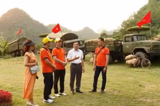 Ông Phạm Công Chất, Giám đốc công ty Doanh Sinh - người biến "không thể thành có thể" tại khu du lịch sinh thái Thung Nham. (Ảnh: Lan Trần)