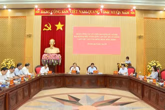 Quang cảnh buổi làm việc.