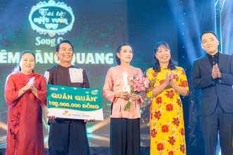 Cặp đôi tài tử Nguyễn Thanh Phong và Huỳnh Thị Kim Tuyến giành ngôi vị quán quân.