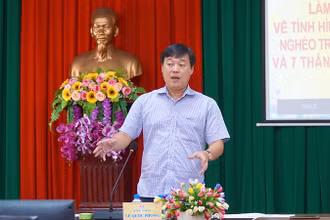 Bí thư Tỉnh ủy Đồng Tháp Lê Quốc Phong phát biểu kết luận buổi làm việc. (Ảnh: HỮU NGHĨA)