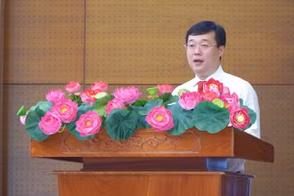 Ủy viên Trung ương Đảng, Bí thư Tỉnh ủy Đồng Tháp Lê Quốc Phong phát biểu tại buổi lễ. (Ảnh: HỮU NGHĨA)