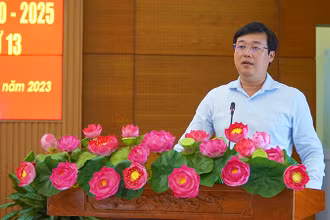 Bí thư Tỉnh ủy Đồng Tháp Lê Quốc Phong phát biểu tại hội nghị.