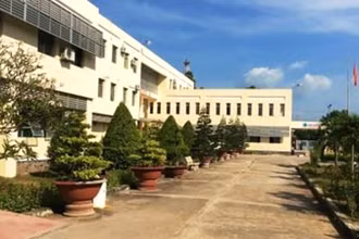 Khuôn viên Bệnh viện đa khoa khu vực Tháp Mười.