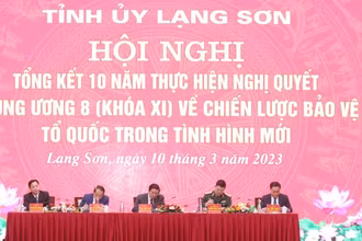 Đồng chí Phan Đình Trạc và lãnh đạo tỉnh Lạng Sơn chủ trì hội nghị tổng kết 10 năm Nghị quyết Trung ương 8, khóa XI.