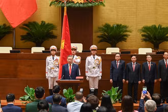 Chủ tịch nước Tô Lâm thực hiện nghi lễ tuyên thệ nhậm chức. 