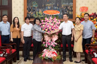 [Ảnh] Các cơ quan, đơn vị thăm và chúc mừng Báo Nhân Dân