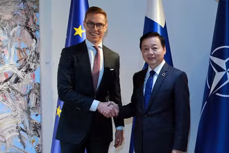 Tổng thống Phần Lan Alexander Stubb và Phó Thủ tướng Trần Hồng Hà trước cuộc hội kiến. (Ảnh: VGP)