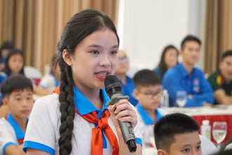 Các em thanh, thiếu nhi phát biểu ý kiến tại Hội nghị.